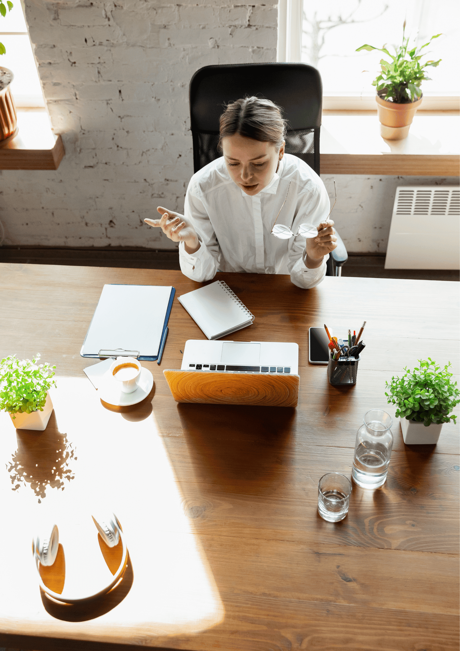 Frau am Arbeitsplatz